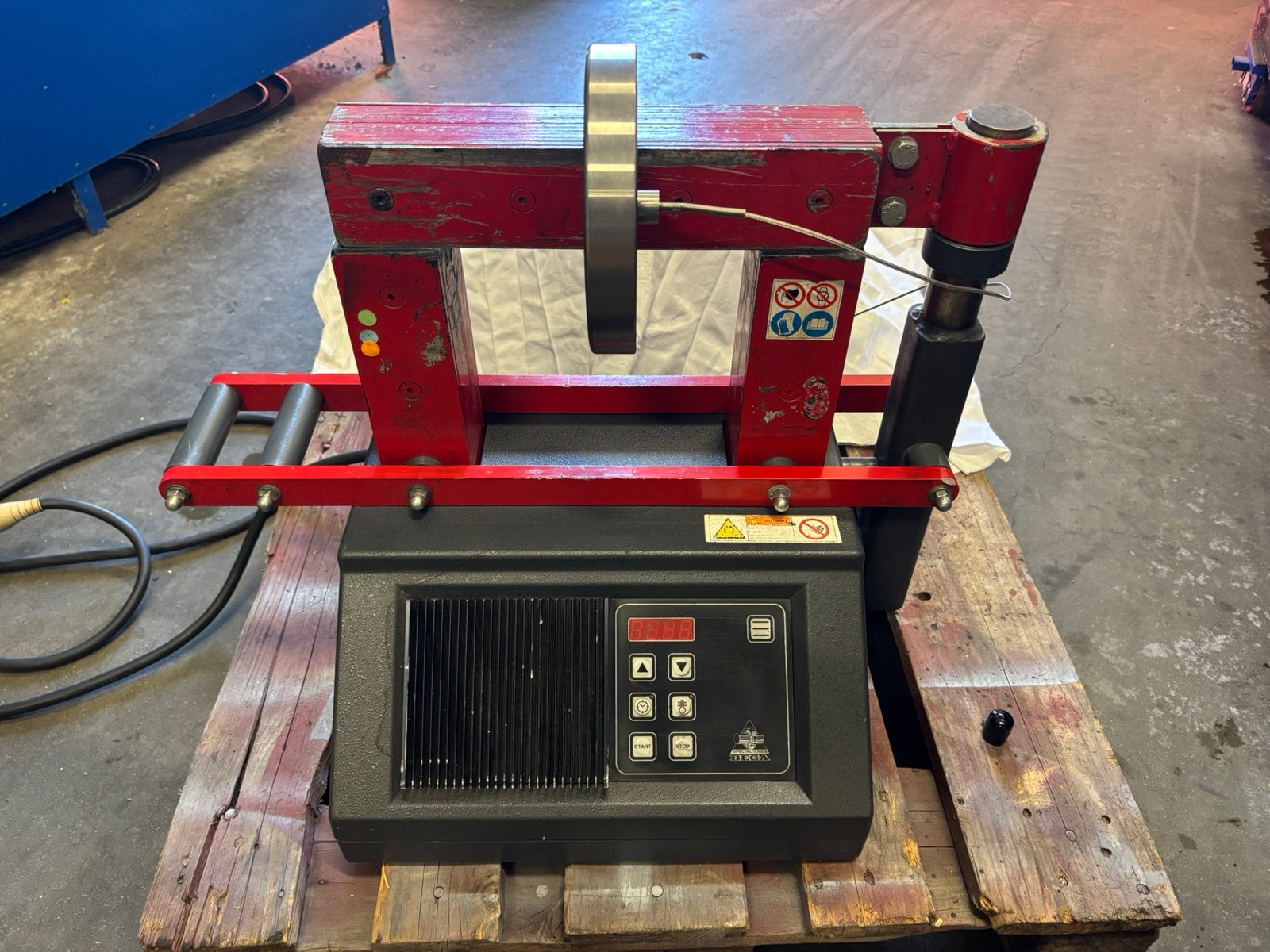 BEGA Inductie lagerverwarmer lagerverhitter lagerheater 400V, Articles professionnels, Machines & Construction | Industrie & Technologie