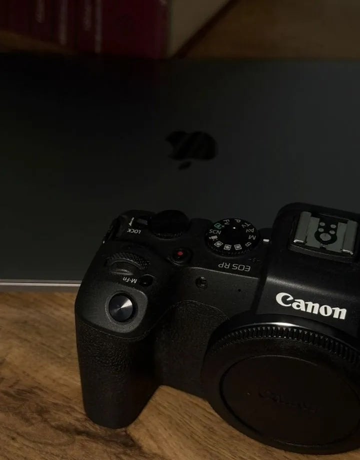 Canon EOS RP – in uitstekende staat, Bluetooth, Canon, Ophalen of Verzenden, Zo goed als nieuw