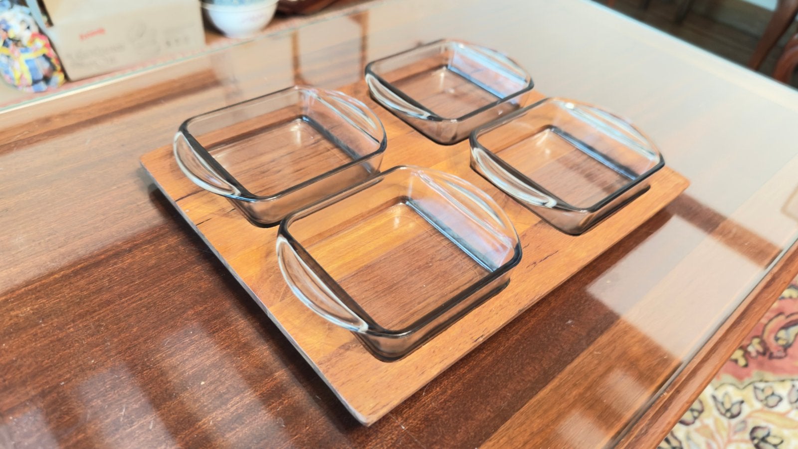 Plateau apéritifs 23 x 26 cl en bois et verres, Enlèvement, Comme neuf, Bois, Plateau