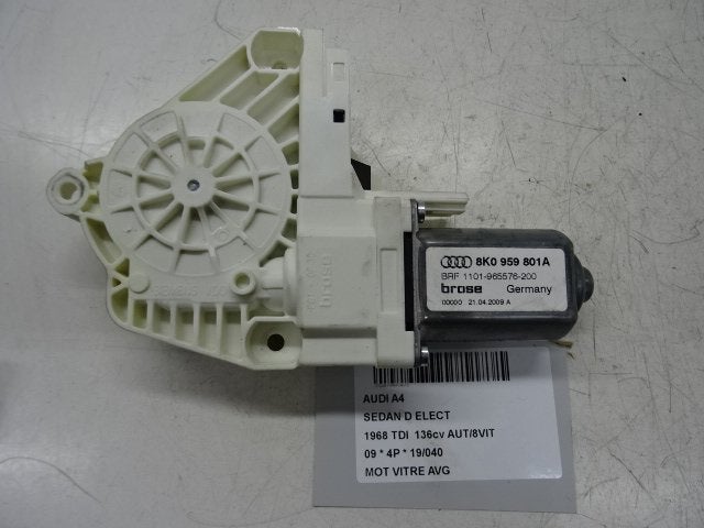MOTEUR LEVE VITRE ELECTRIQUE AVANT GAUCHE Audi A4 (B8), Utilisé, Gauche, Audi