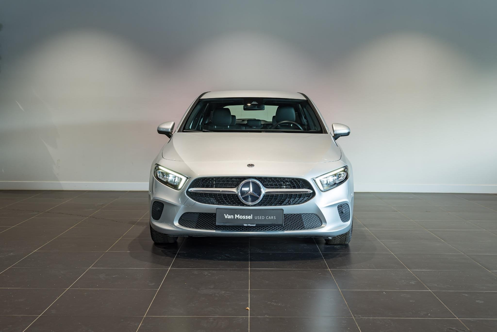 Mercedes-Benz A-Klasse A 250 e Business Line (automatique), Autos, Achat, 16 kWh, Noir, 5 portes