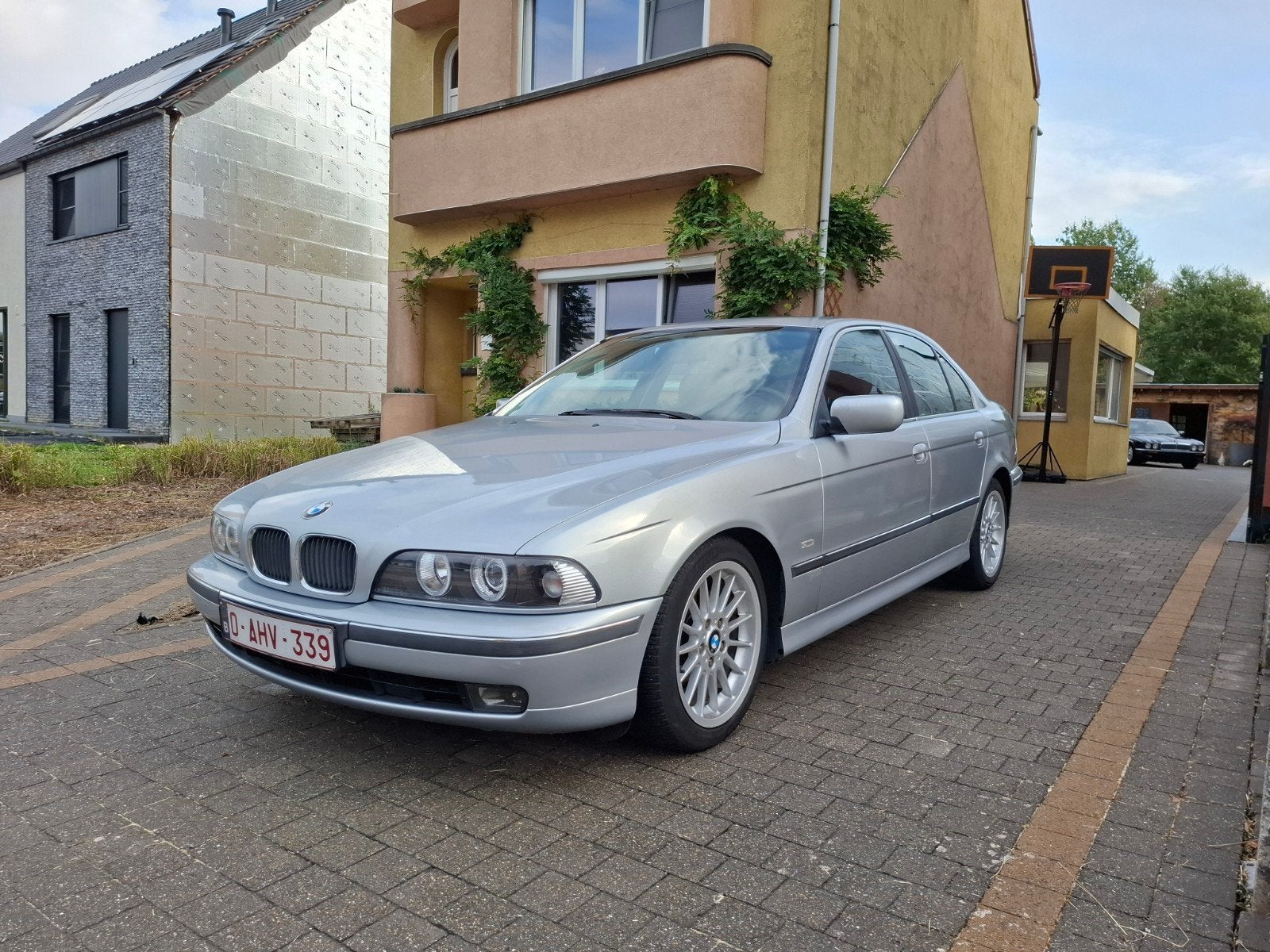 Prachtige BMW 520I E39  Oldtimer !!!, Autos, Cuir, Argent ou Gris, Boîte manuelle, Noir