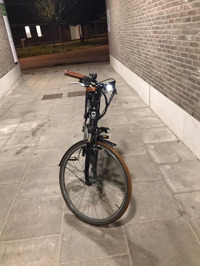 Elektrische fiets, Fietsen en Brommers, Ophalen, Zo goed als nieuw, 30 tot 50 km per accu