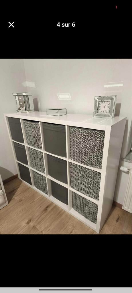 Meuble KALLAX avec 12 paniers de rangement