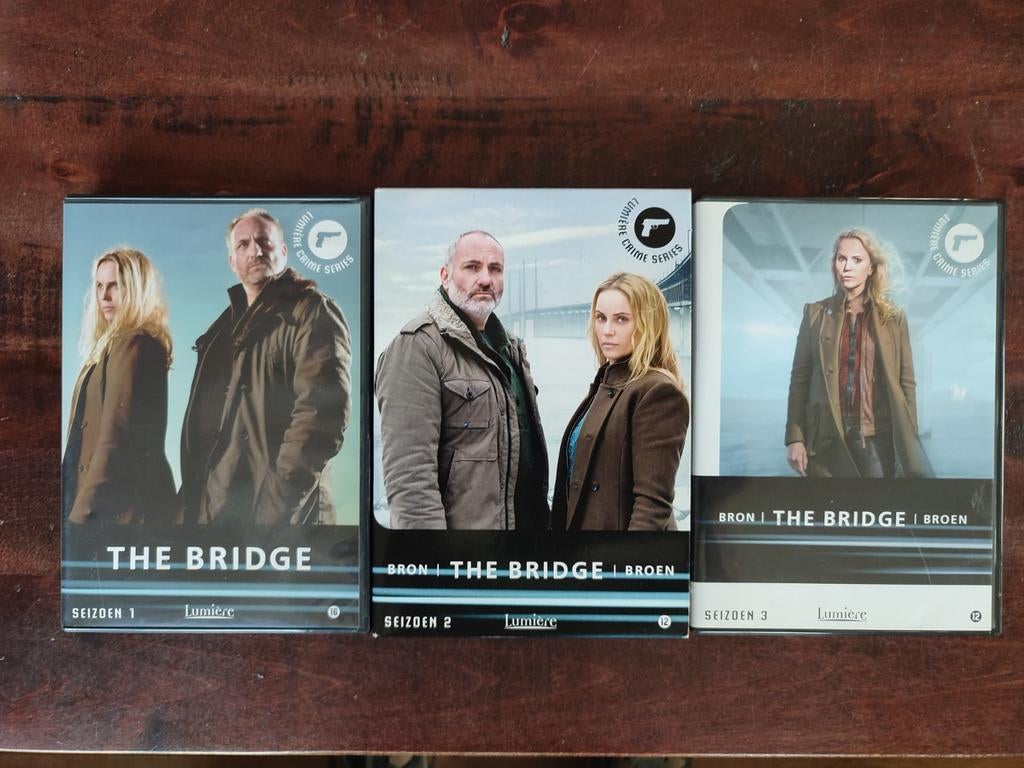 13-DVDbox : THE BRIDGE  seizoen 1, 2 en 3 (nederl. ondertit), Ophalen of Verzenden, Zo goed als nieuw