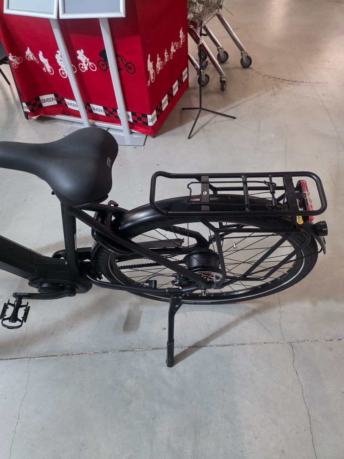 Te koop electrische fiets zwart maat 49/50, Nieuw, 47 tot 51 cm, 50 km per accu of meer, Ophalen