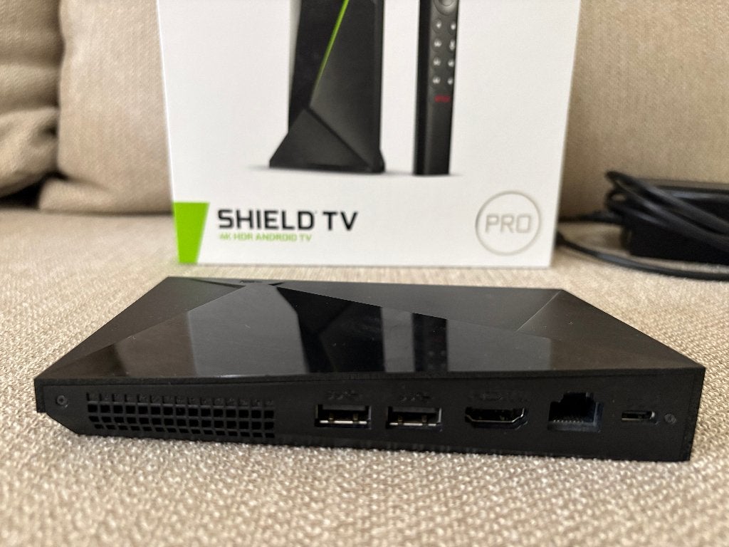 NVIDIA Shield TV Pro 4K HDR - Android TV / Gaming, Enlèvement ou Envoi, Utilisé