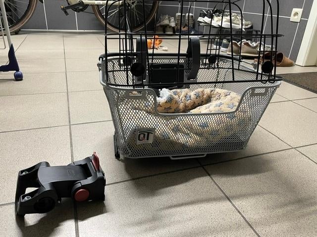Fietsmandje voor klein hondje, Ophalen, Zo goed als nieuw, Stuurbevestiging