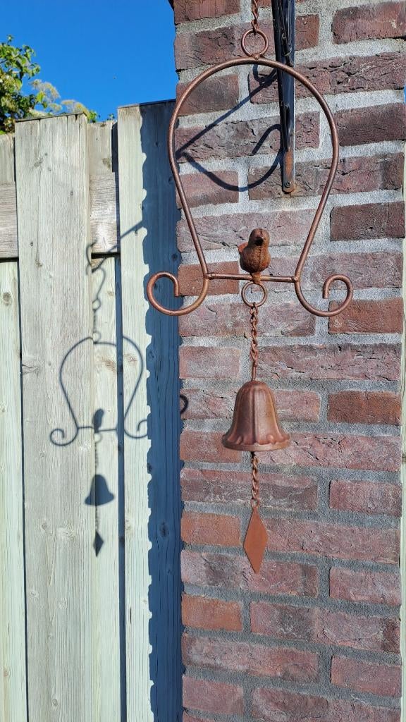 Brocante vintage tuinbel van roestbruin metaal, Tuin en Terras, Ophalen of Verzenden, Nieuw