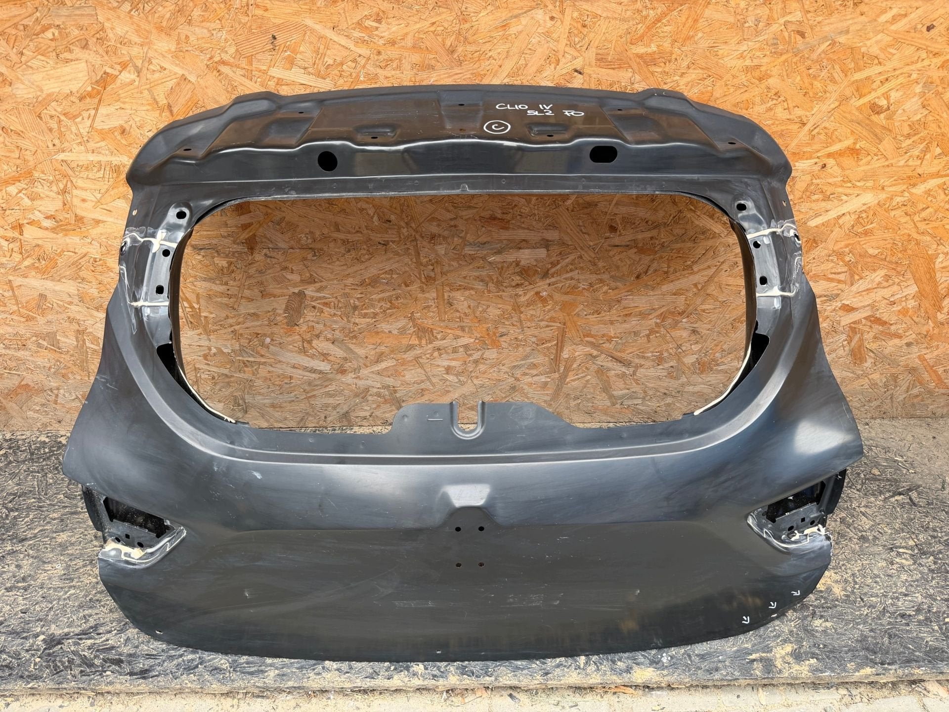 Renault Clio IV Achterklep 2012-2020, Renault Group, Gebruikt, Contact.group@renault.com, Avenue du General Leclerc 122bis
92100  Boulogne-Billancourt, FR