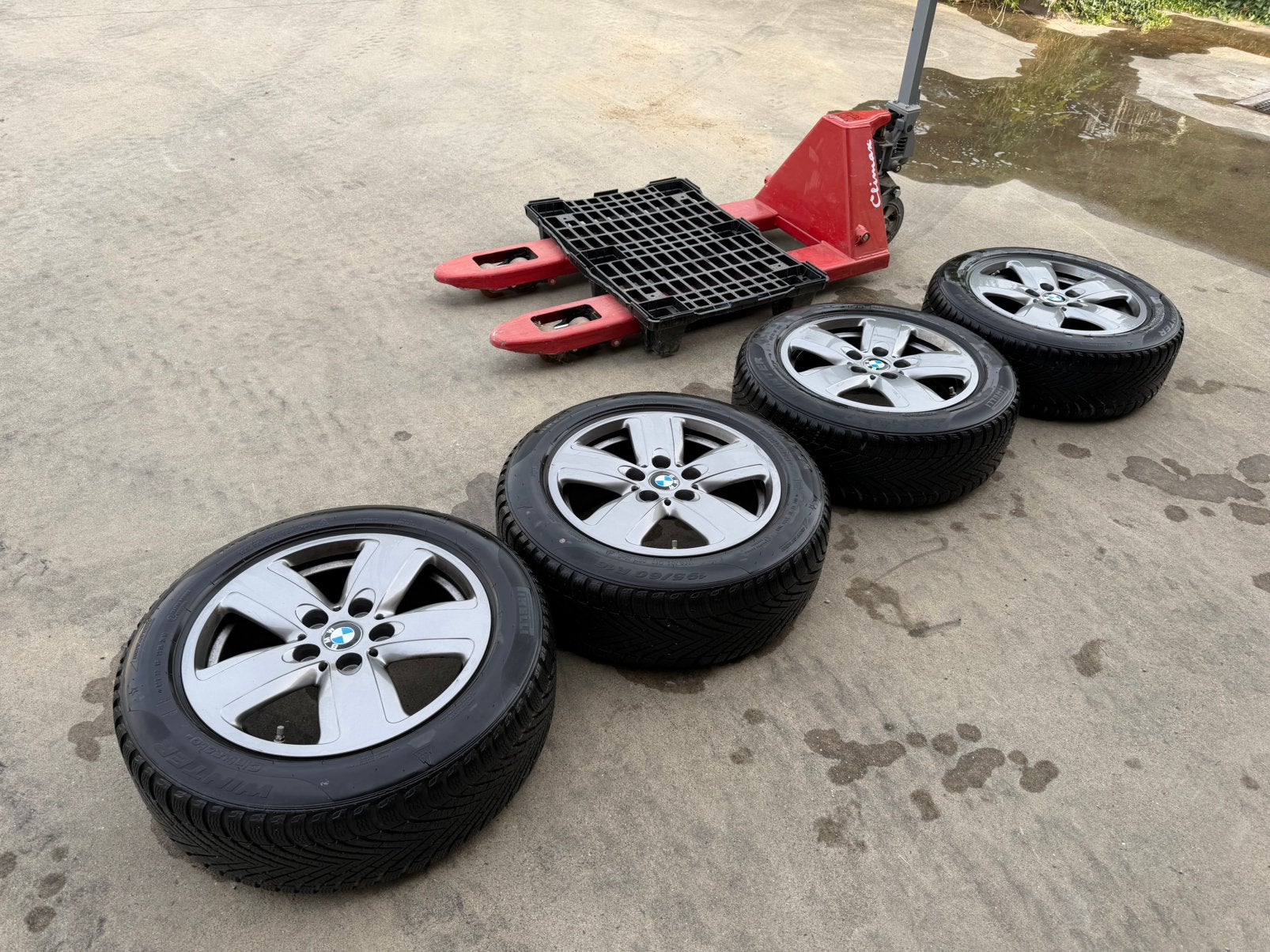 Set de roues complètes hiver BMW 16“ 195/65 R16, Autos : Pièces & Accessoires, Pneus & Jantes, Neuf, Pneus hiver, 16 pouces, Véhicule de tourisme
