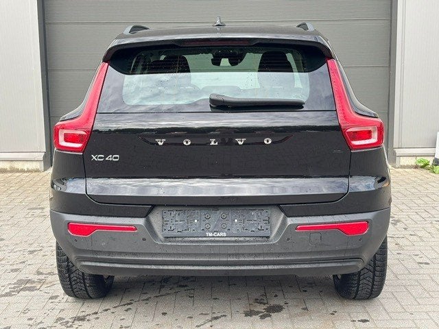 Volvo XC40 diesel automaat 150pk, Auto's, Stof, 4 cilinders, 1969 cc, Zwart