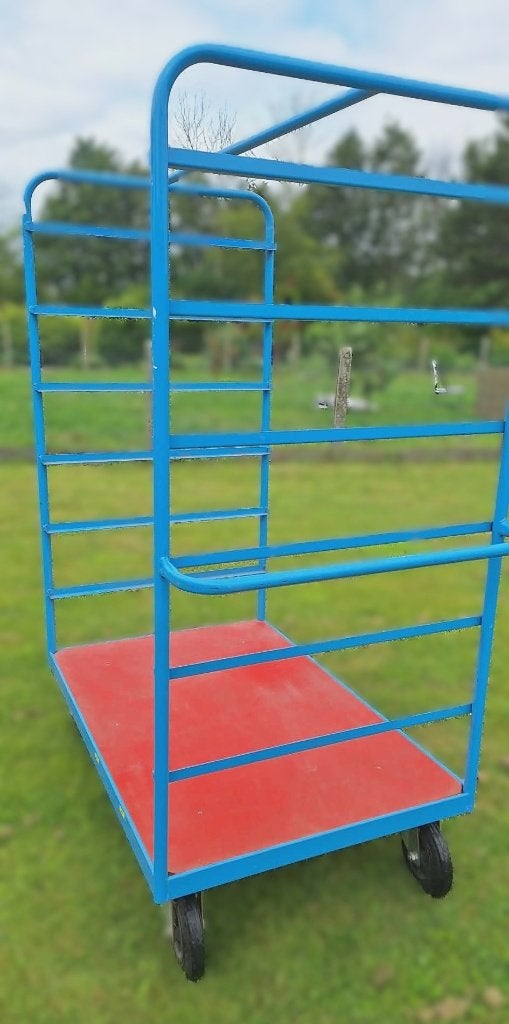 Etage + Legers Industriële Kamerrek, Ophalen