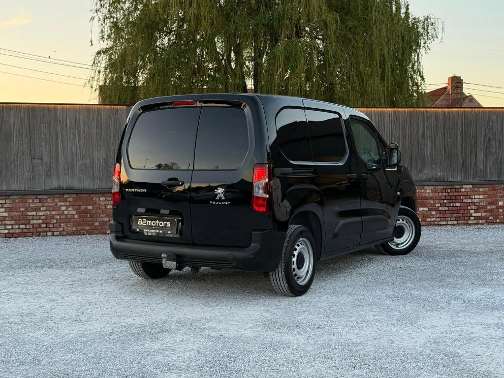 peugeot partner/1.5hdi/pdc/trekhaak/bluetooth/3-zit/87000km, Auto's, Voorwielaandrijving, Stof, Zwart, Bedrijf