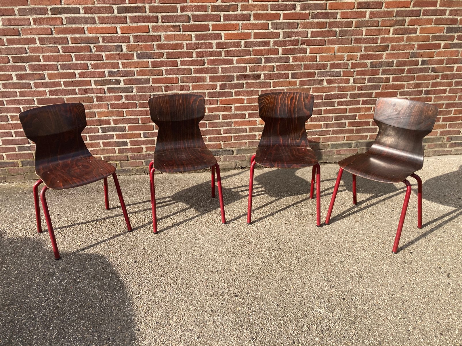 Vintage stapelstoelen schoolstoelen Eromes, Ophalen, Zo goed als nieuw