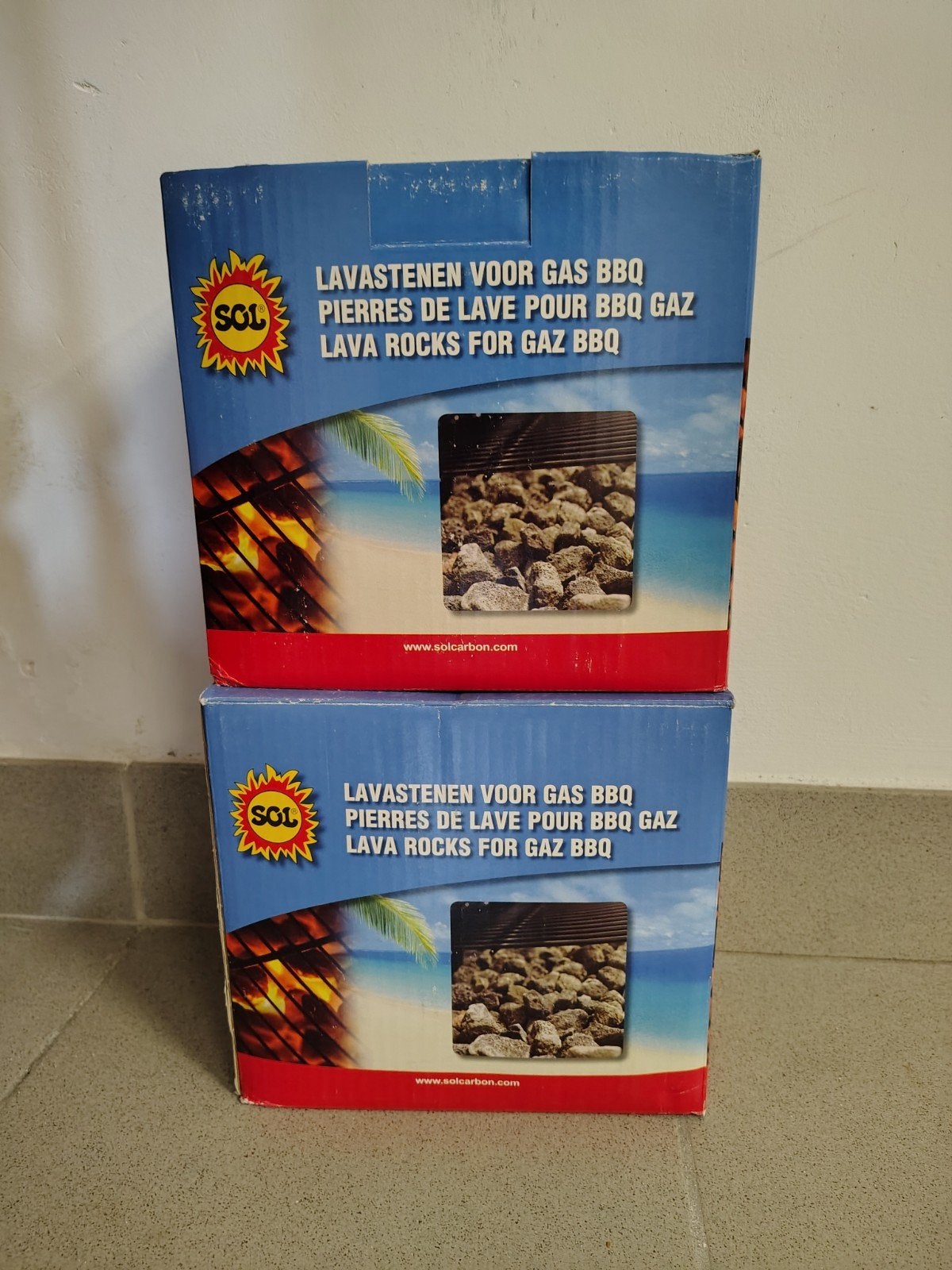 Twee dozen nieuwe lavastenen voor gas BBQ nog in verpakking, Ophalen