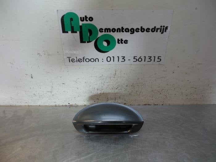 Poignée hayon d'un Nissan Micra (Micra 03-) (KY5), Autos : Pièces & Accessoires, -, 3 mois de garantie, Utilisé, -