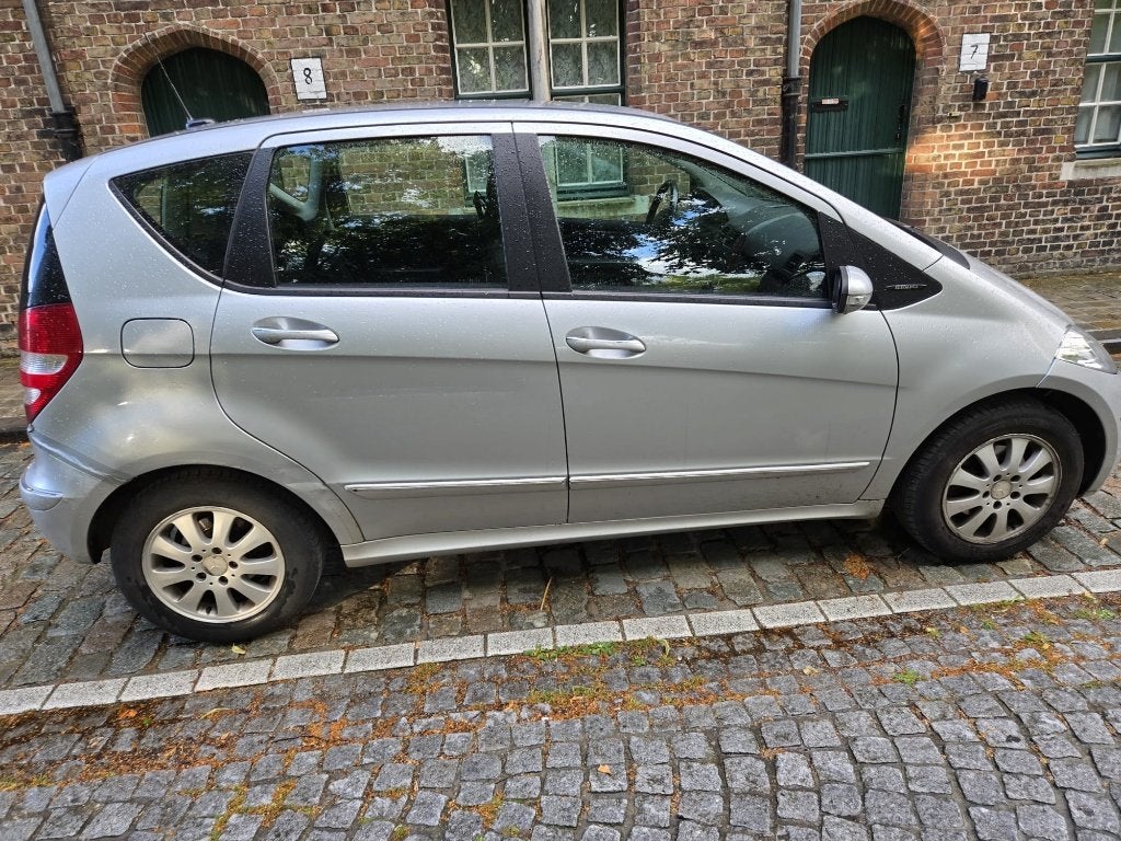 Mercedes A 180 CDI, Voorwielaandrijving, 4 deurs, Monovolume, Zwart