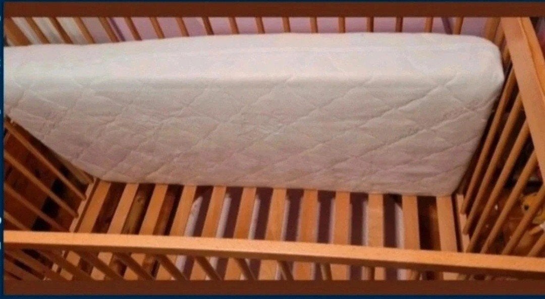 Matelas lit bébé Impeccable, Enlèvement, Comme neuf, Matelas