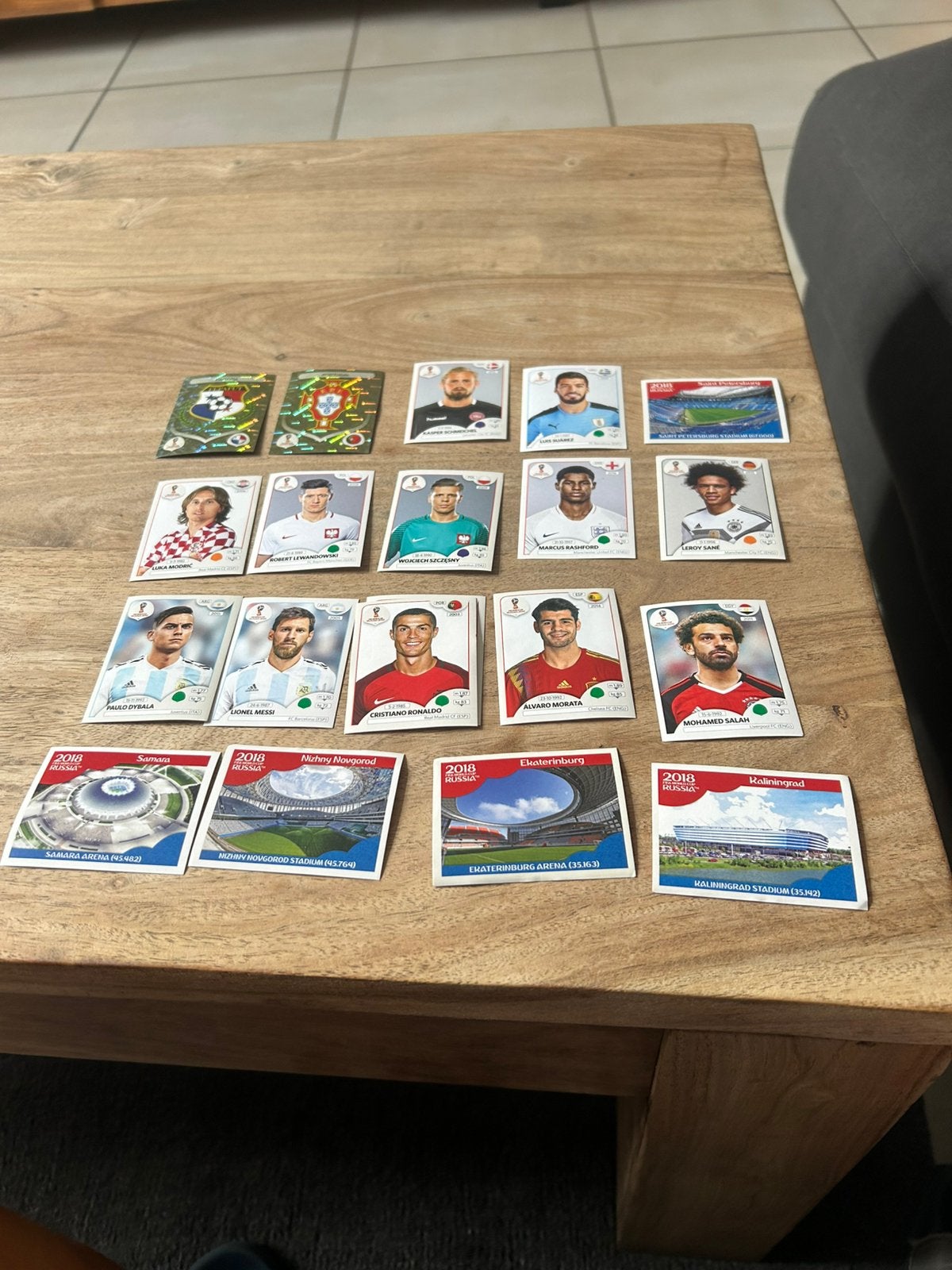 Panini wk 2018, Enlèvement