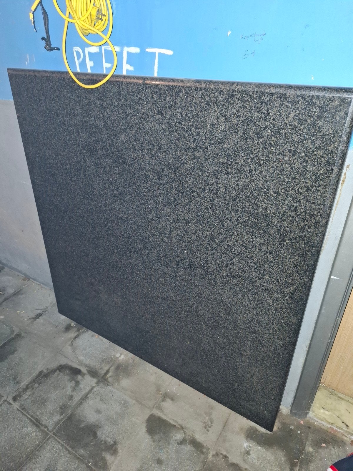 Granieten vierkante tafel, blad + steun, Enlèvement, Utilisé
