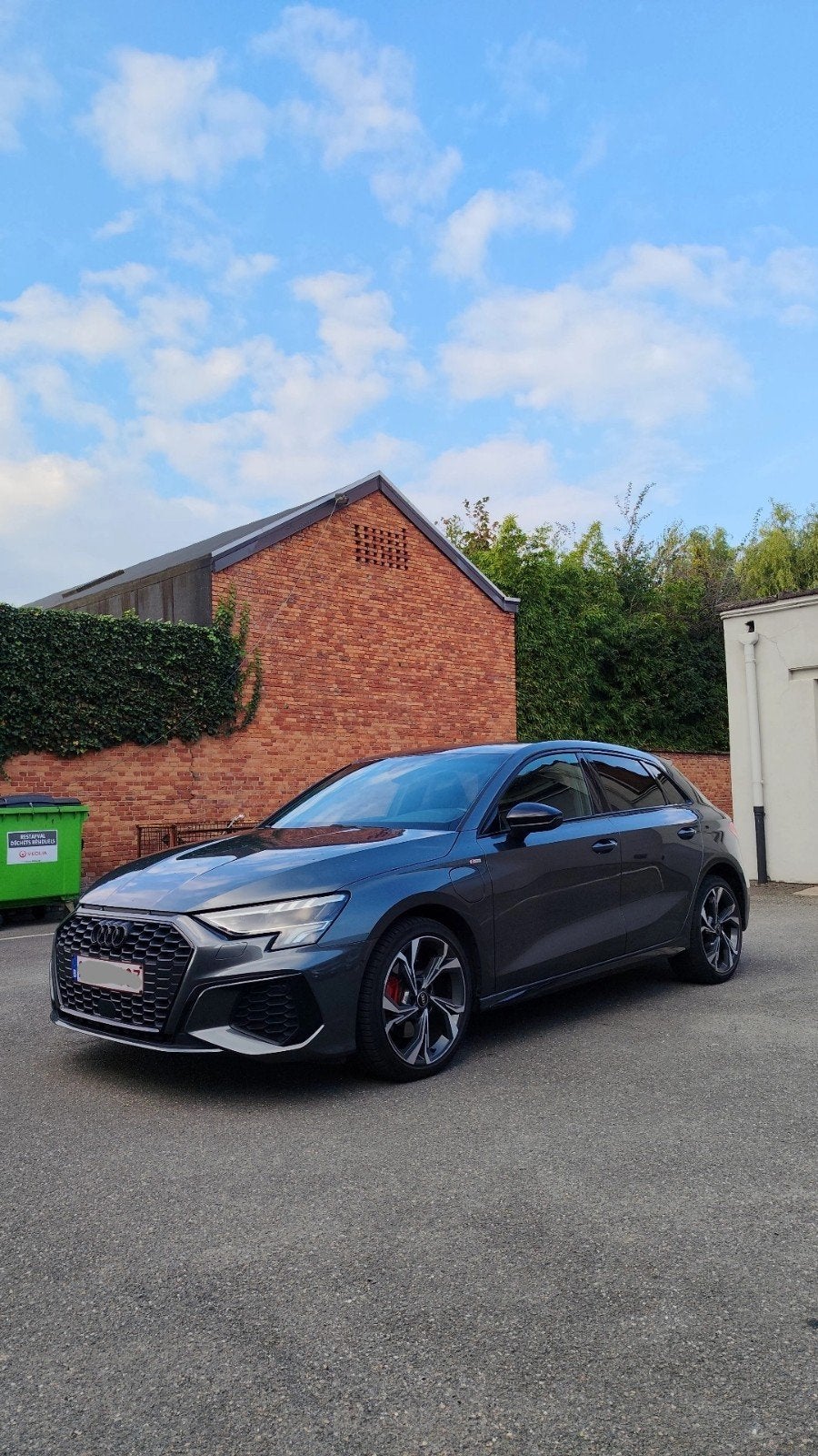 Audi A3 S LINE 2023 (205pk)
Vermogen: 205 p
Kil, Automaat, Euro 6, Te koop, Verwarmde buitenspiegels