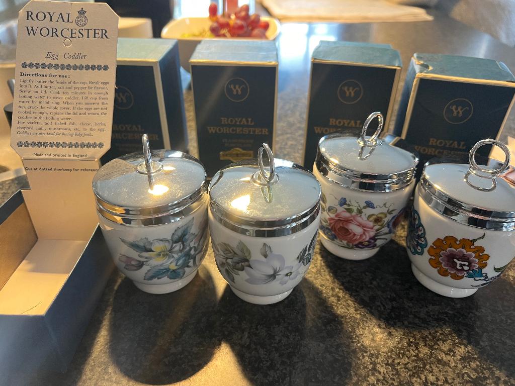 Royal Worcester eiercoddlers, Enlèvement