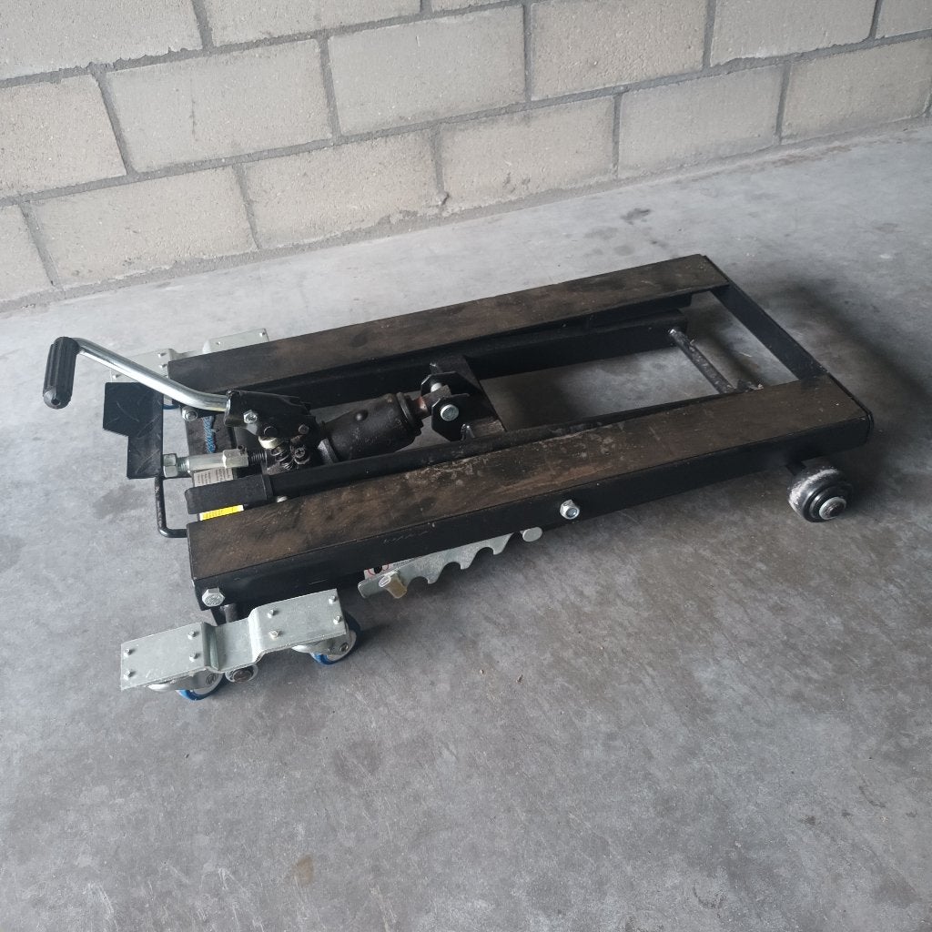 Élévateur hydraulique pour motos - Harley Davidson, Motos, Enlèvement