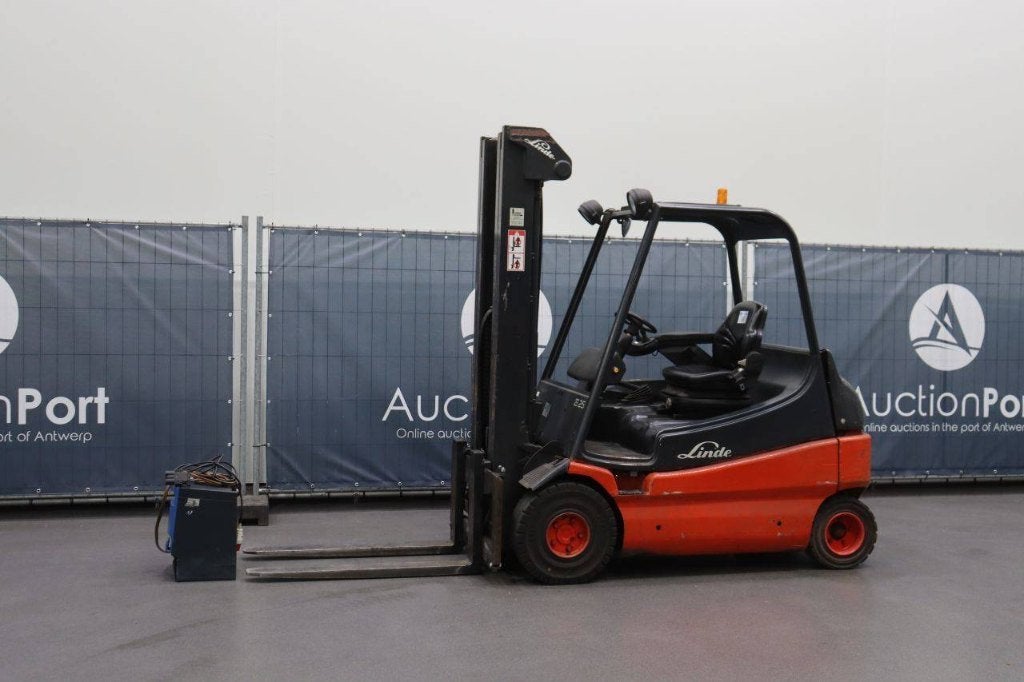 Vente aux enchères : Chariots élévateurs et gerbeurs, Articles professionnels, Machines & Construction | Chariots élévateurs & Transport interne