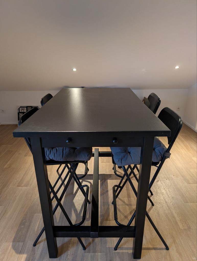 Table à manger Ikea d'occasion en bon état