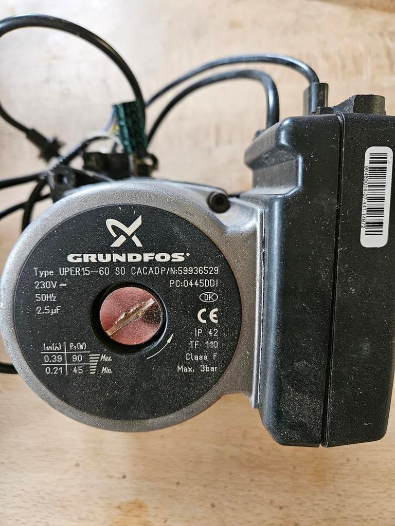 circulateur de chauffage gaz Grundfos, modèle UPER, Bricolage & Construction, Enlèvement ou Envoi, Élément, Gaz naturel, Utilisé