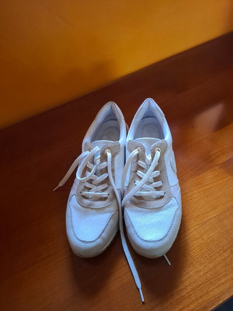 Damesschoenen met veters maat 38, Beige, Wandelschoenen, Zo goed als nieuw, Ophalen