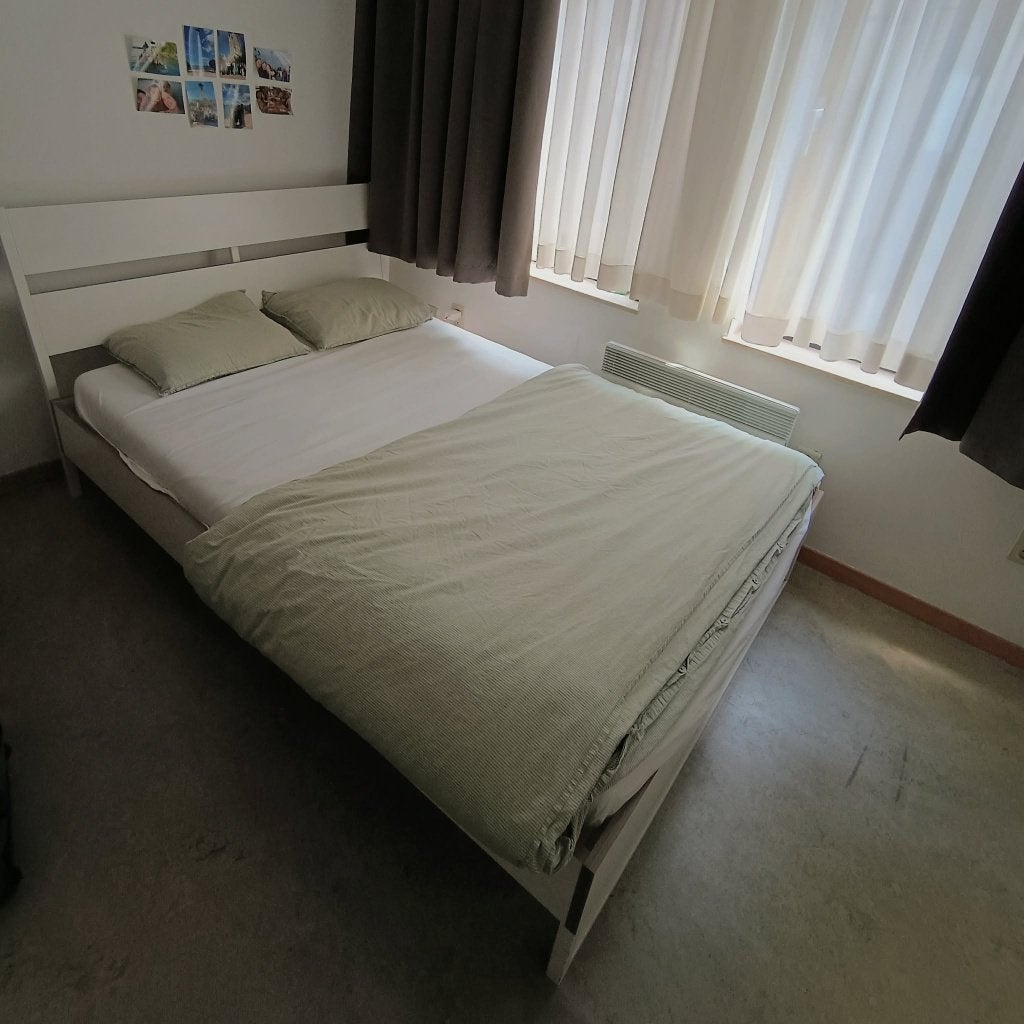 IKEA Trysil bedframe inclusief lattenbodem en middenbalk, Maison & Meubles, Chambre à coucher | Lits, Comme neuf, Queen size, 140 cm