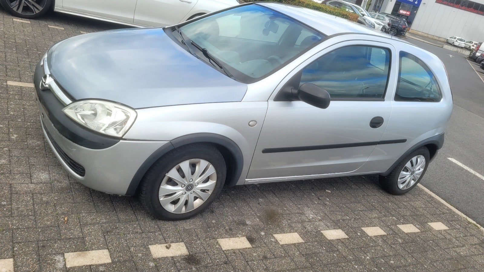 OPEL CORSA 03+1.2ES+CTOK+DEMANDE D'IMMATRICULATION À 999EU, Autos, Achat, Entreprise, Boîte manuelle, Euro 4