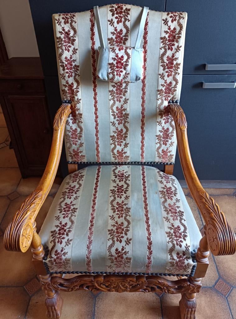 Un fauteuil de style Louis XIII, Antiek en Kunst, Ophalen