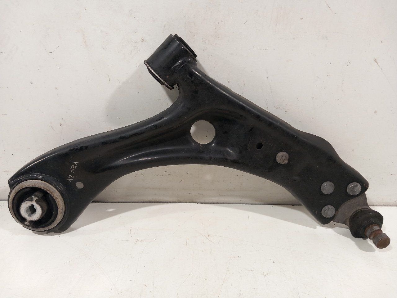 Draagarm rechts voor Ford Focus, Onderdelen@venauto.nl, Van der Ven Autorecycling B.V., Ettenseweg 76, 4706 PB Roosendaal, The Netherlands