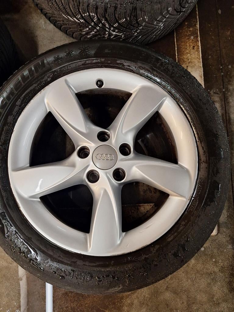 Jantes Audi 225 55 17 Pneus Michelin Hiver, Autos : Pièces & Accessoires, Pneus & Jantes, Pneu(s)