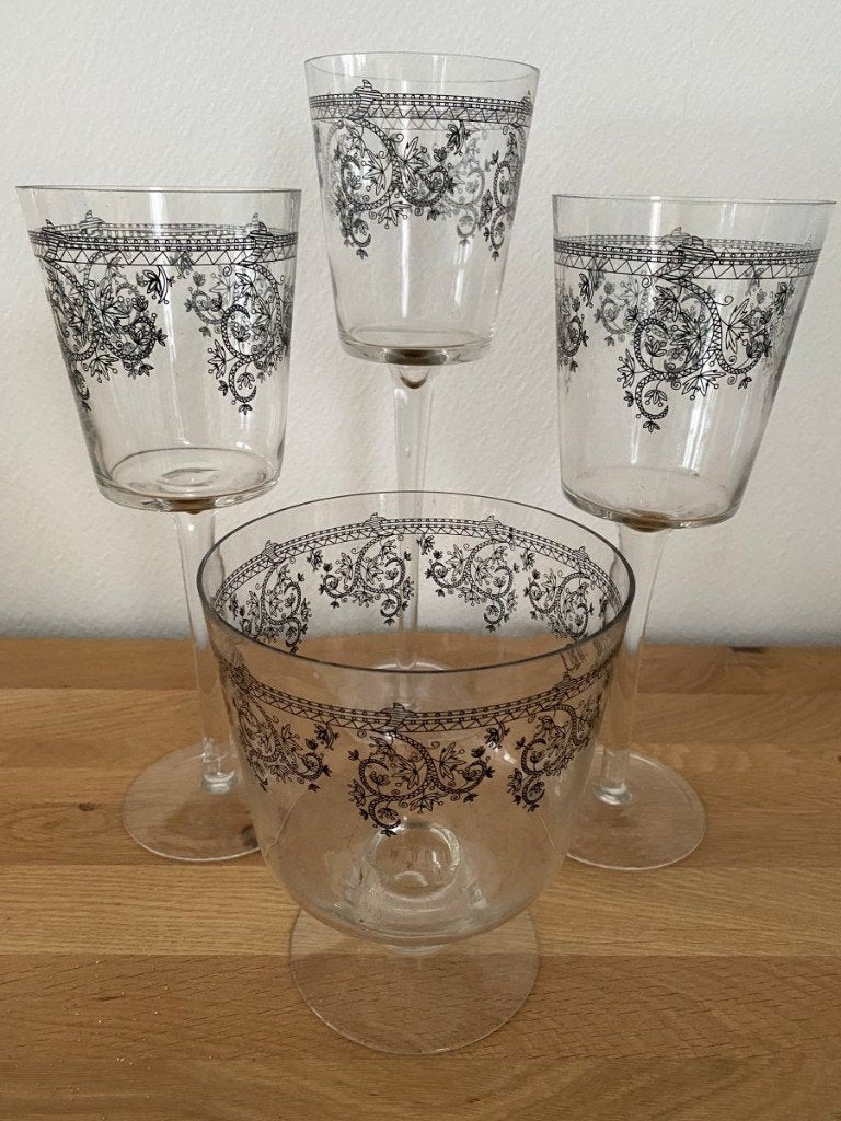 Prachtige 4-delige decoratieglazen op voet (met kantprint), Ophalen