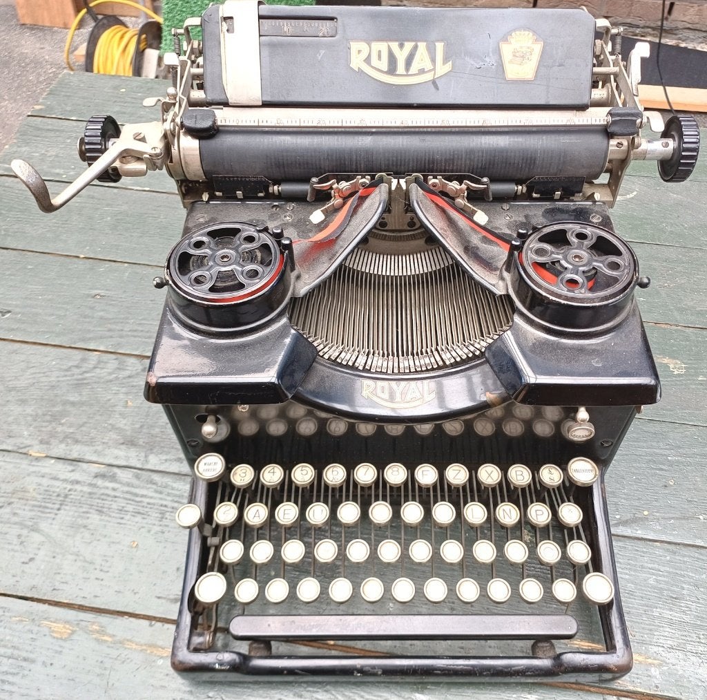 Machine à écrire Belgo-Américaine "Royal", Enlèvement