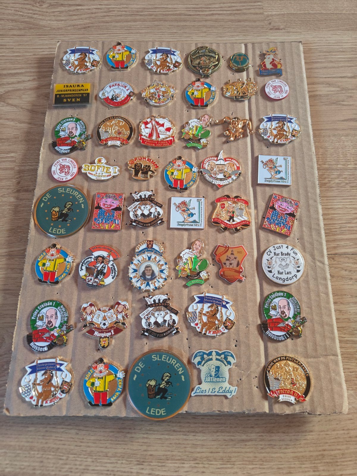carnaval pins, Enlèvement ou Envoi