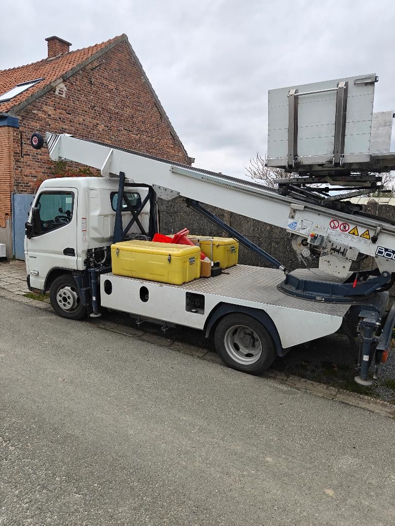 Mitsubishi fuso Boeker 27m lift élévateur, Autos, USB, Achat, Euro 6, Entreprise