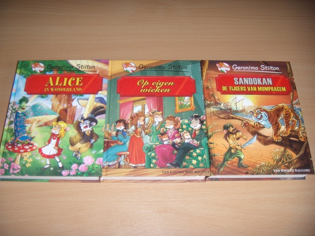 Geronimo Stilton 3 boeken, Boeken, Fantasy, Zo goed als nieuw, Ophalen of Verzenden
