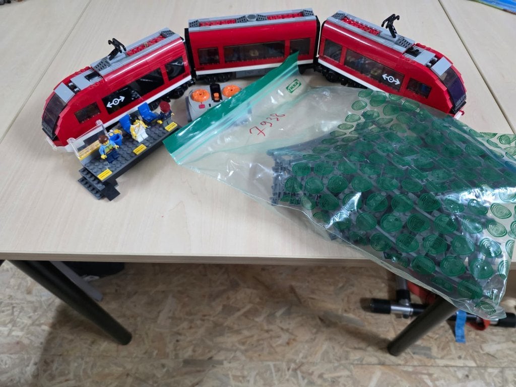 lego trein 7938 (2x beschikbaar), Kinderen en Baby's, Speelgoed | Duplo en Lego, City, Lego, Ophalen of Verzenden, Zo goed als nieuw