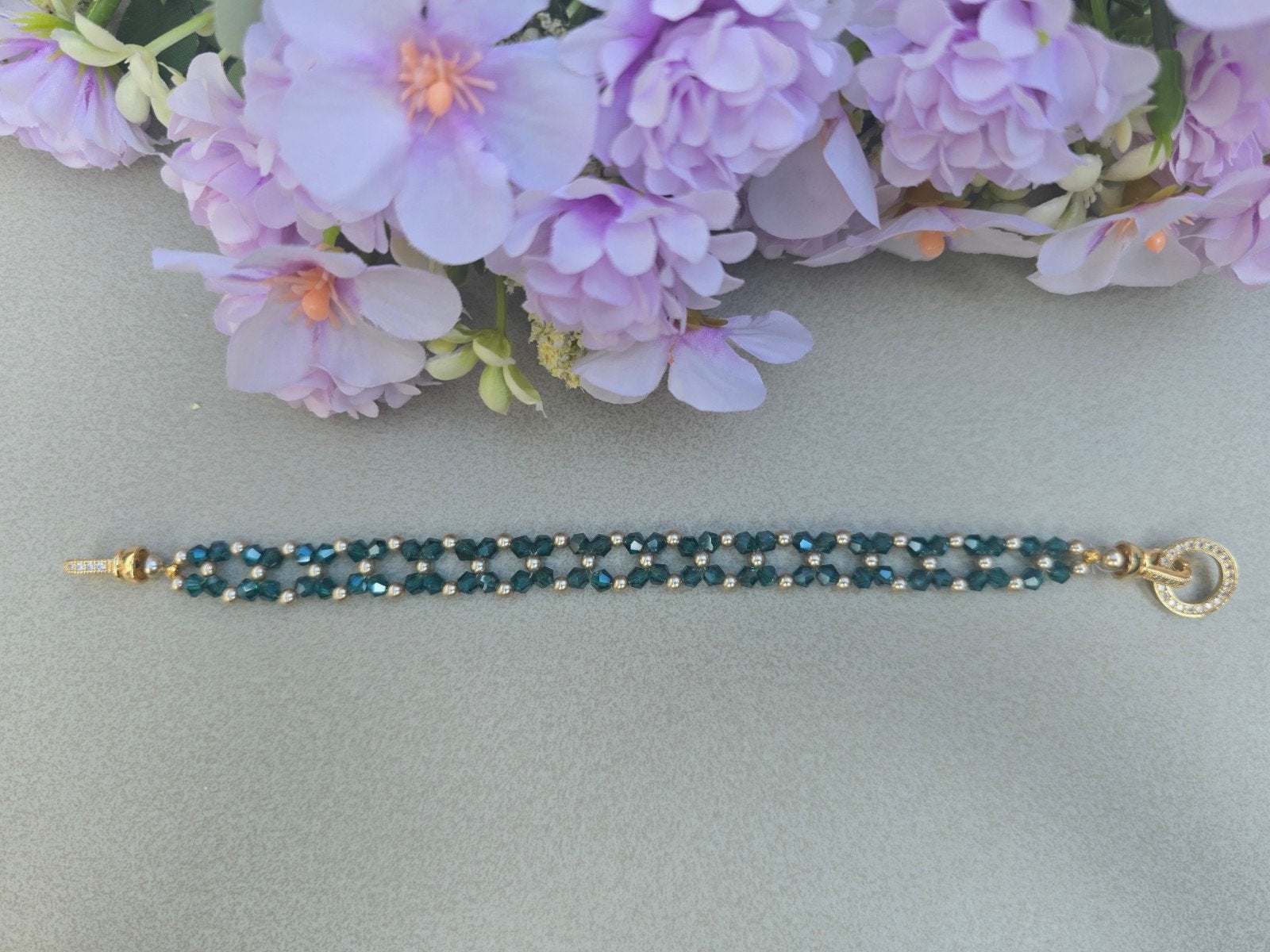 Handgemaakte armband-groen bicone en parels, Handtassen en Accessoires, Ophalen of Verzenden, Groen