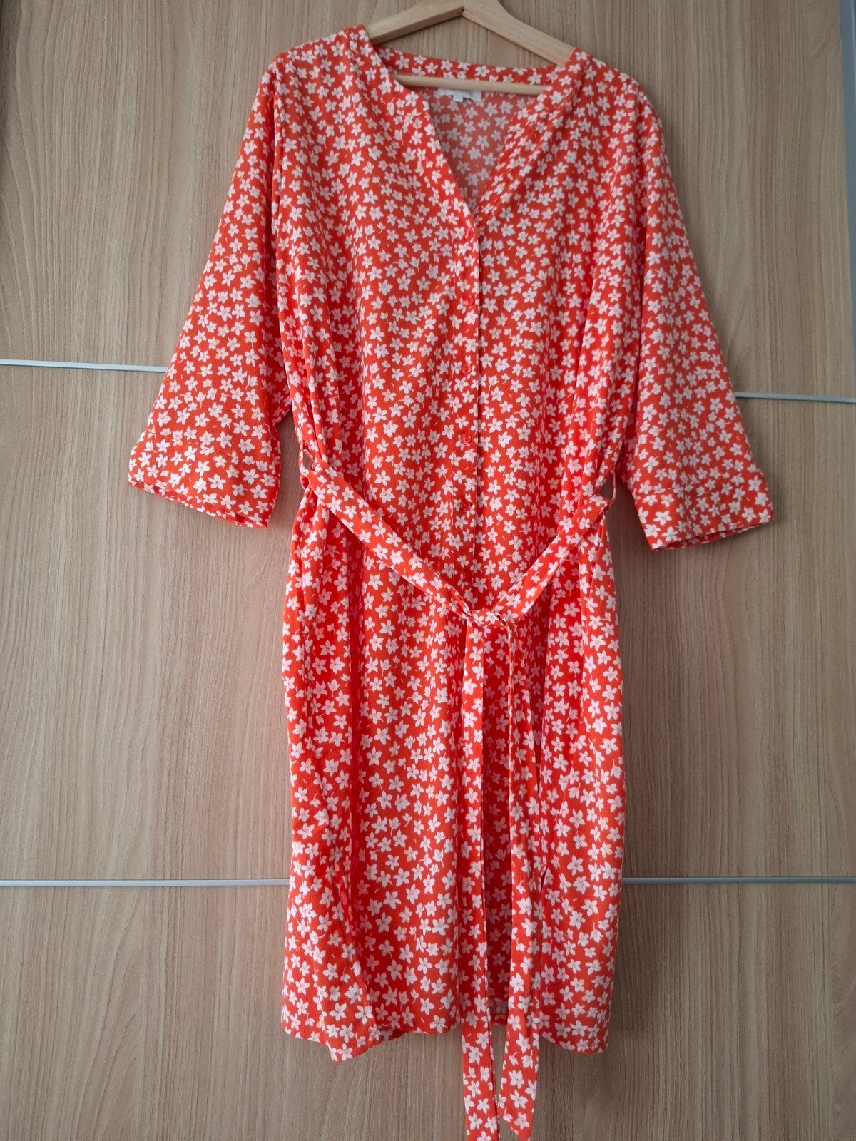Oranje kleed met witte bloemetjes maat 46, Kleding | Dames, Oranje, Ophalen of Verzenden, Knielengte, Gedragen