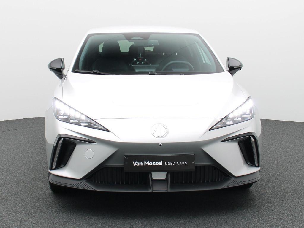 MG MG 4 64 kWh Luxury (automatique), Autos, MG, Argent ou Gris, 5 portes, 5 places, Automatique