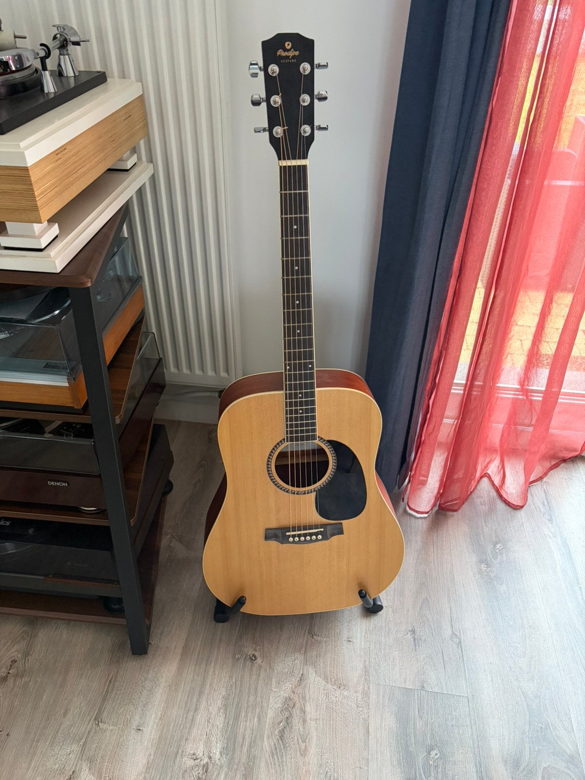 magnifique guitare acoustique prodite sd25 état neuf, Musique & Instruments, Instruments à corde | Guitares | Acoustiques, Enlèvement