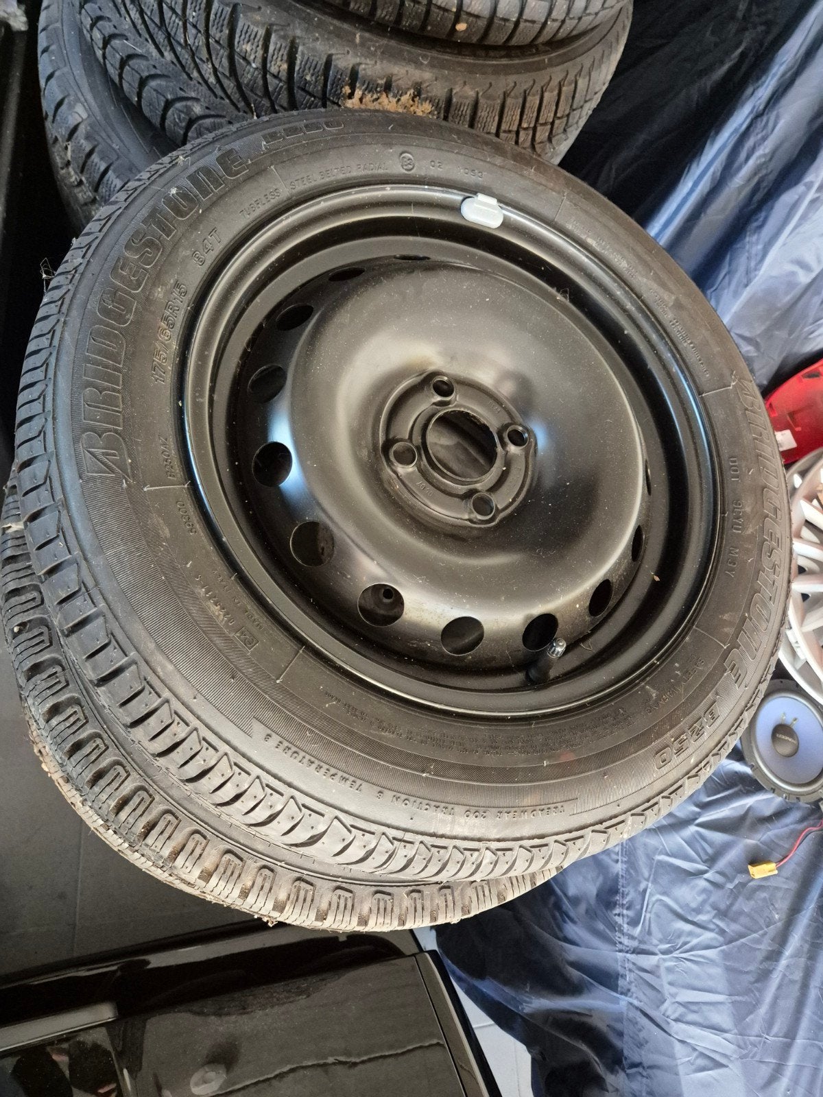 Nieuw reservewiel 4x98, Ophalen, 15 inch, 175 mm, Banden en Velgen