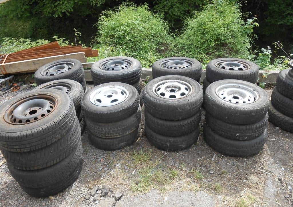 Une trentaine de roues (jantes avec pneus) à donner !, Autos : Pièces & Accessoires, Pneus & Jantes, Enlèvement, Utilisé, 13 pouces