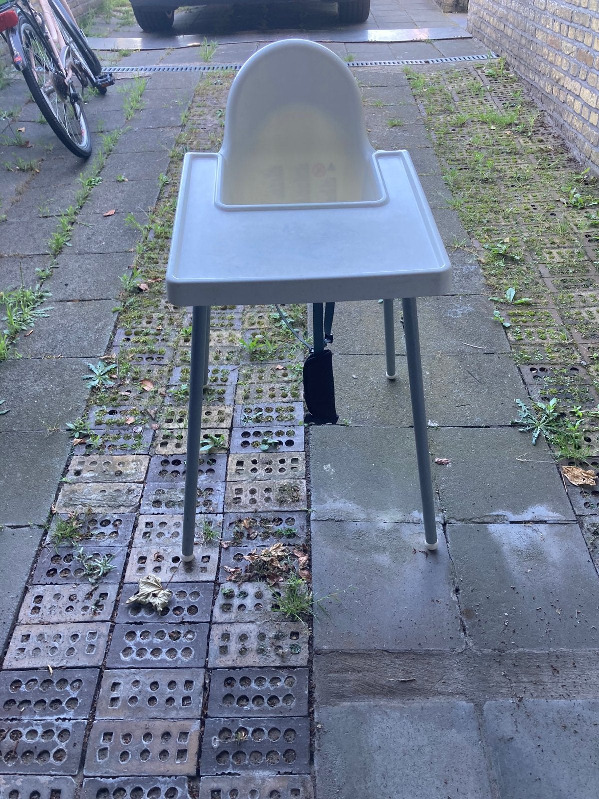Chaise pour bébé avec table, Enfants & Bébés, Enlèvement, Utilisé, Ceinture(s)